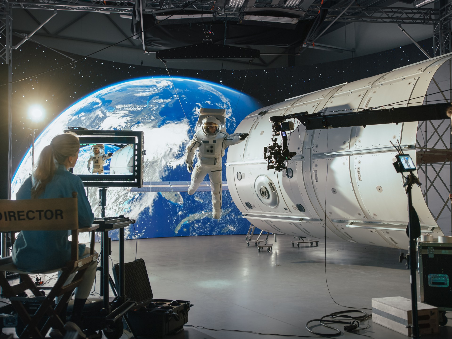 10 أيام فقط لإنجاز فيلم سينمائي كامل.. الإنتاج الافتراضي يكسر حاجز الزمن		 – الخليجي نت