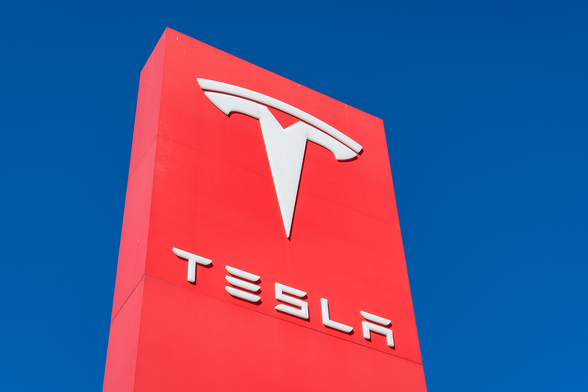 “التقاعد السويدي” يسدد ضربة لشركة تسلا بسبب حقوق العمال		 – الخليجي نت