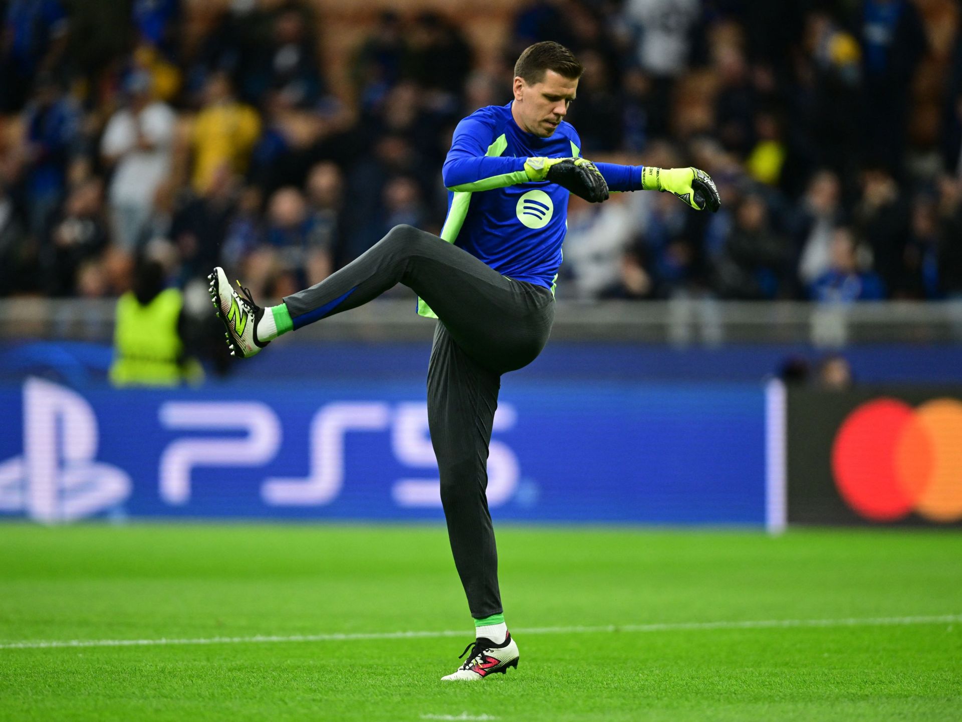 تشيزني يحسم مستقبله مع برشلونة		 – الخليجي نت