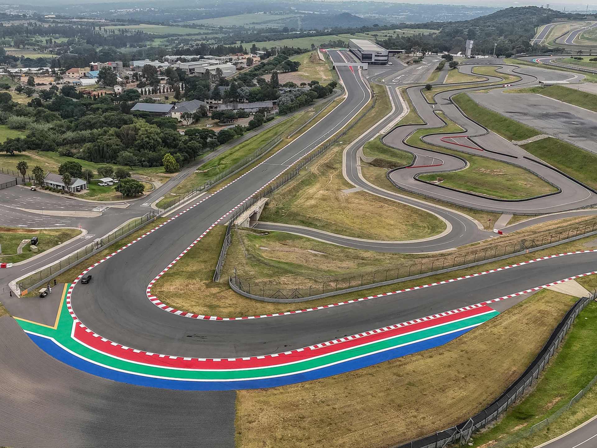 جنوب أفريقيا تسعى للعودة إلى “فورمولا 1” بعد غياب 3 عقود		 – الخليجي نت