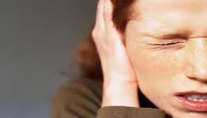 دراسة حديثة تكشف ارتباط الانزعاج من صوت المضغ باضطراب ما بعد الصدمة		 – الخليجي نت