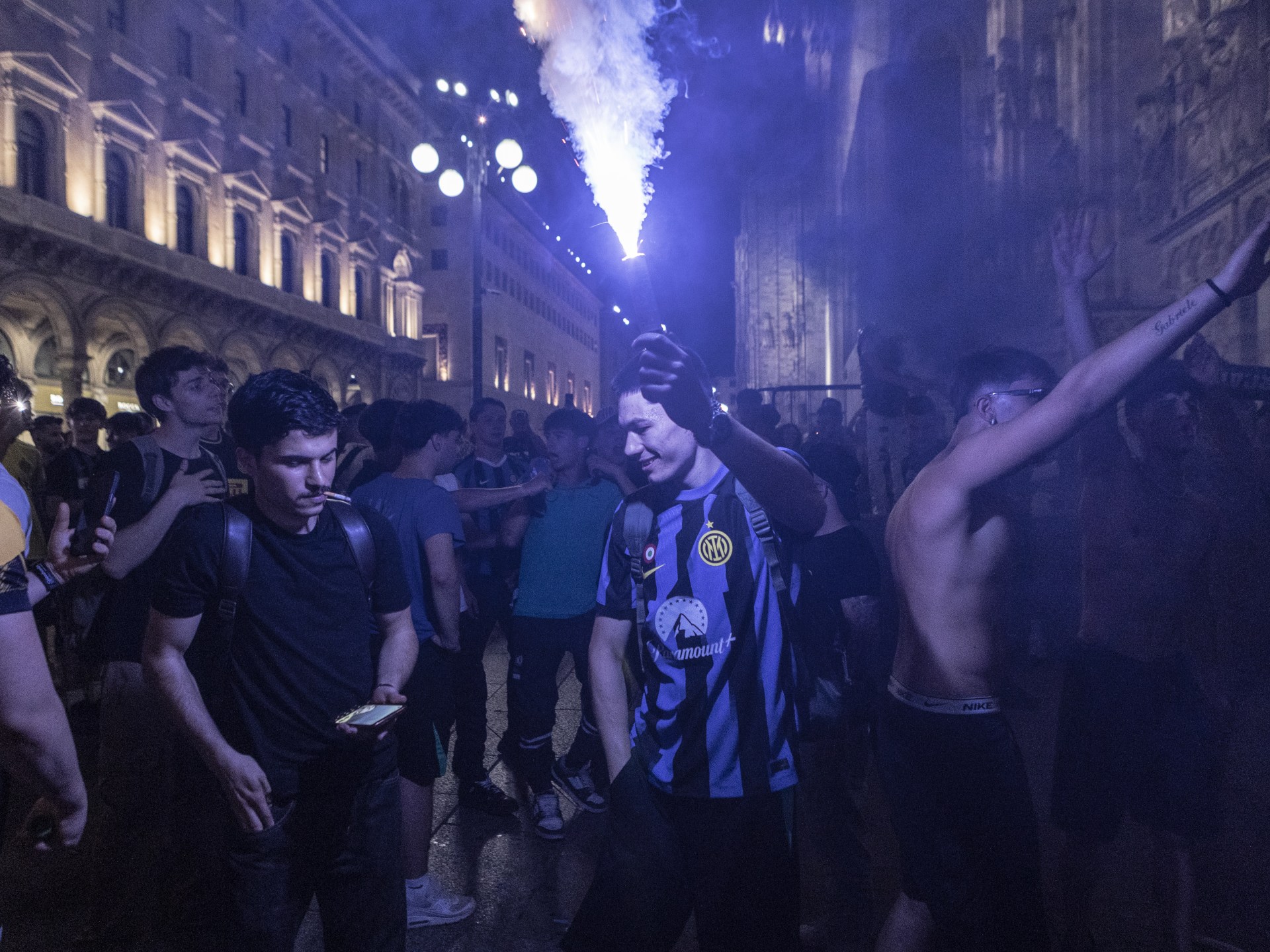 سجن “مليشيا خاصة” من مشجعي ميلان وإنتر بتهمة الارتباط بالمافيا		 – الخليجي نت