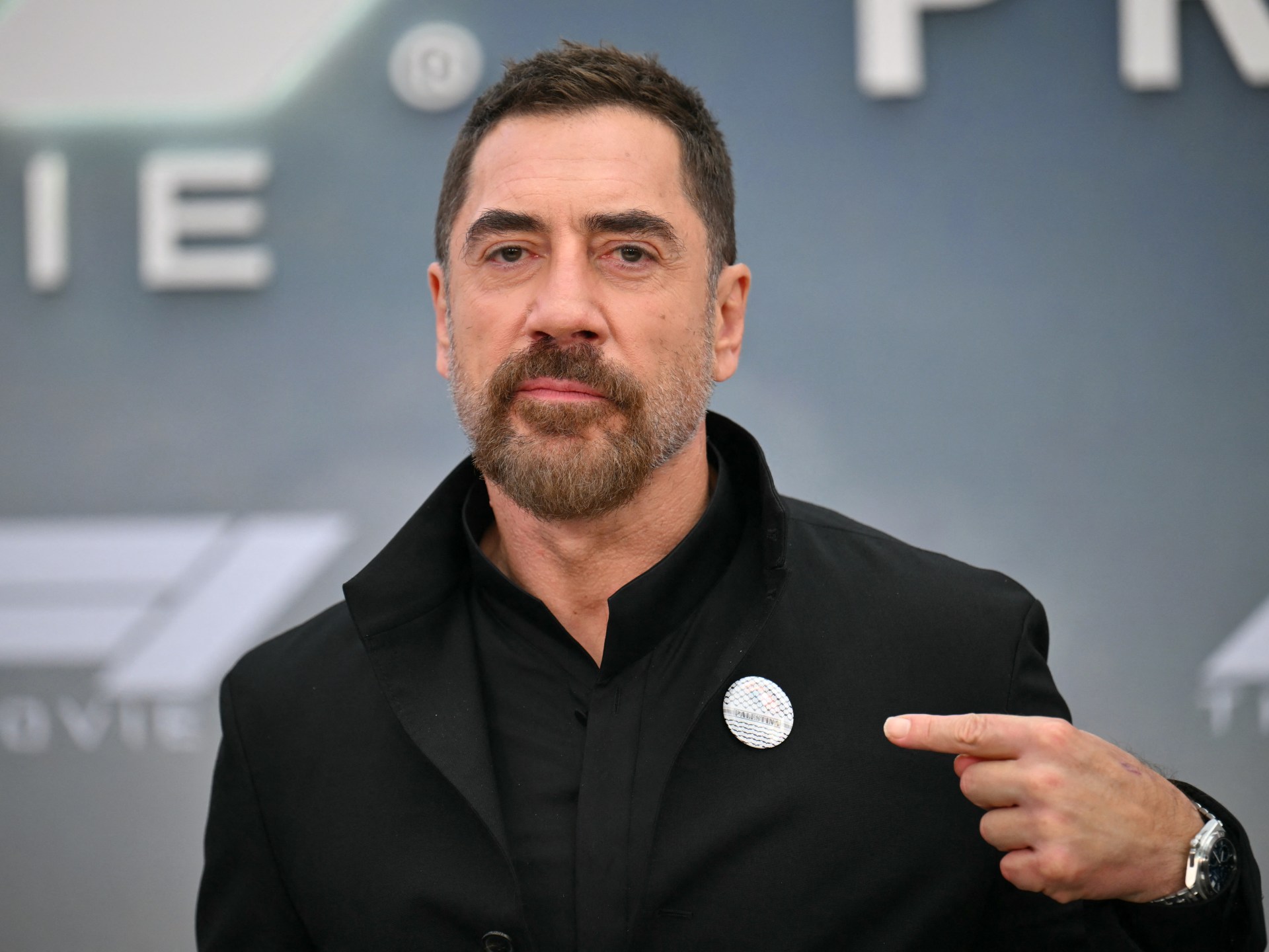 “فاصل إعلاني” يقطع حديث بارديم عن غزة.. ونجم “إف 1” يكرر تضامنه من على السجادة الحمراء		 – الخليجي نت