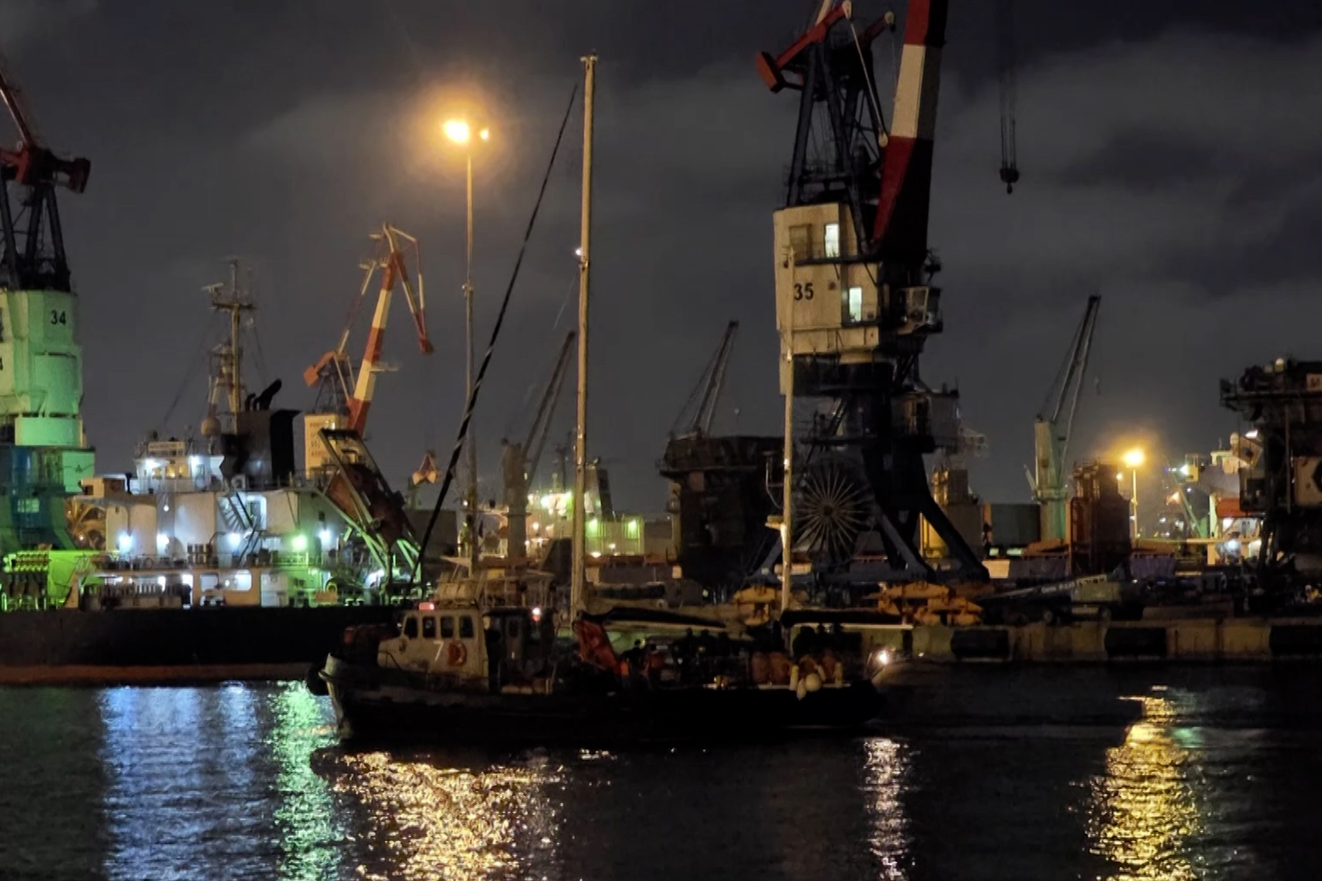 “مادلين” تصل إلى أسدود وغموض يلف مصير نشطائها		 – الخليجي نت