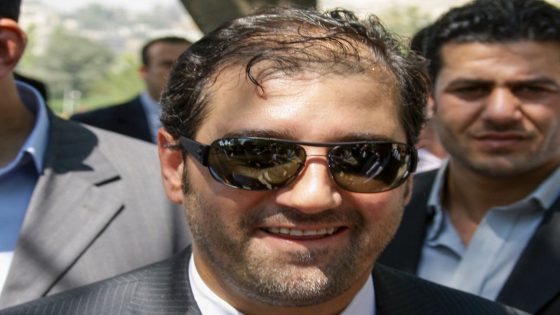 من القمة إلى الهاوية.. القصة الكاملة لرامي مخلوف – الخليجي نت