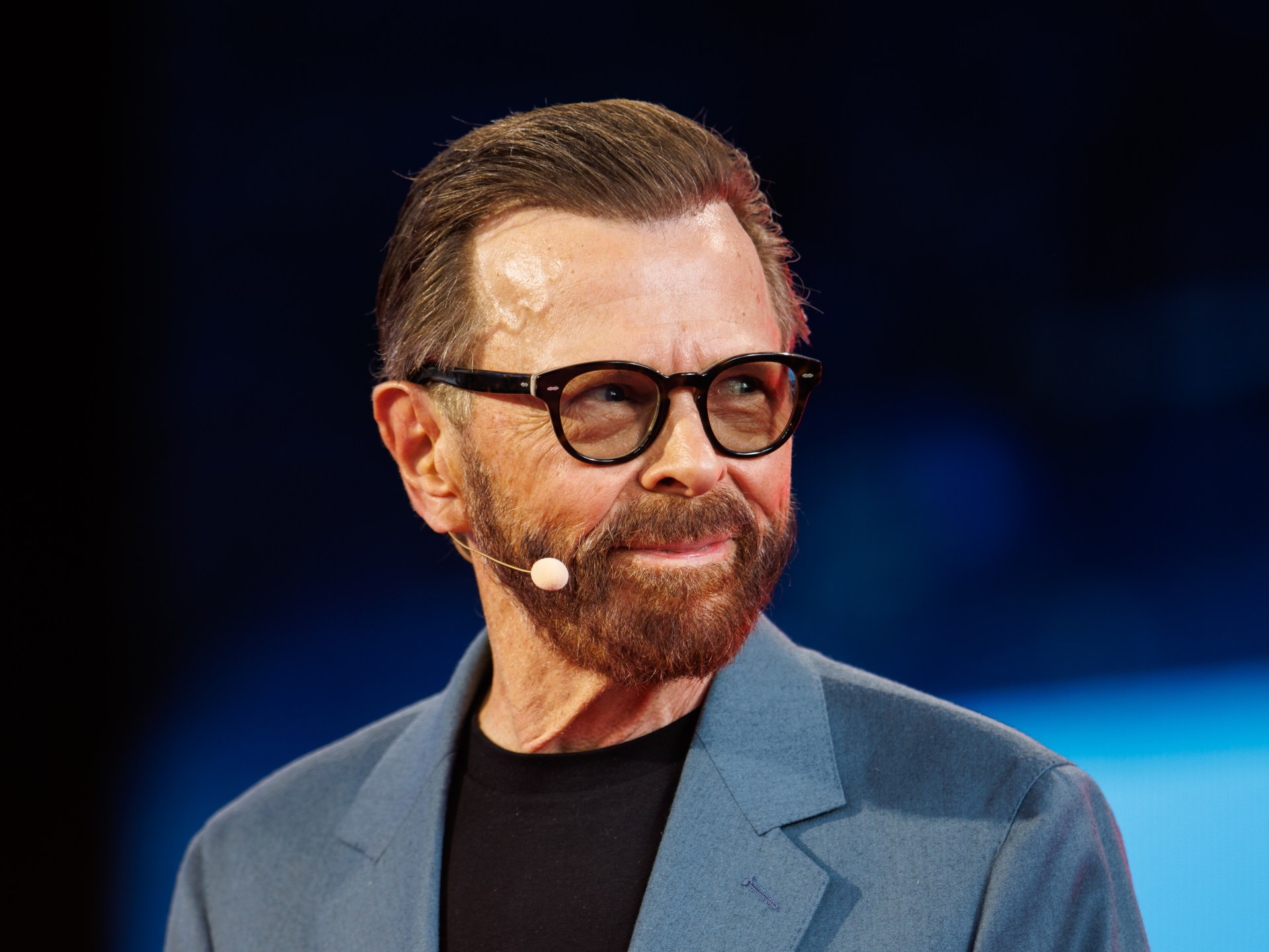 نجم موسيقي ثمانيني مخضرم يعترف بالاستعانة بالذكاء الاصطناعي في التأليف		 – الخليجي نت