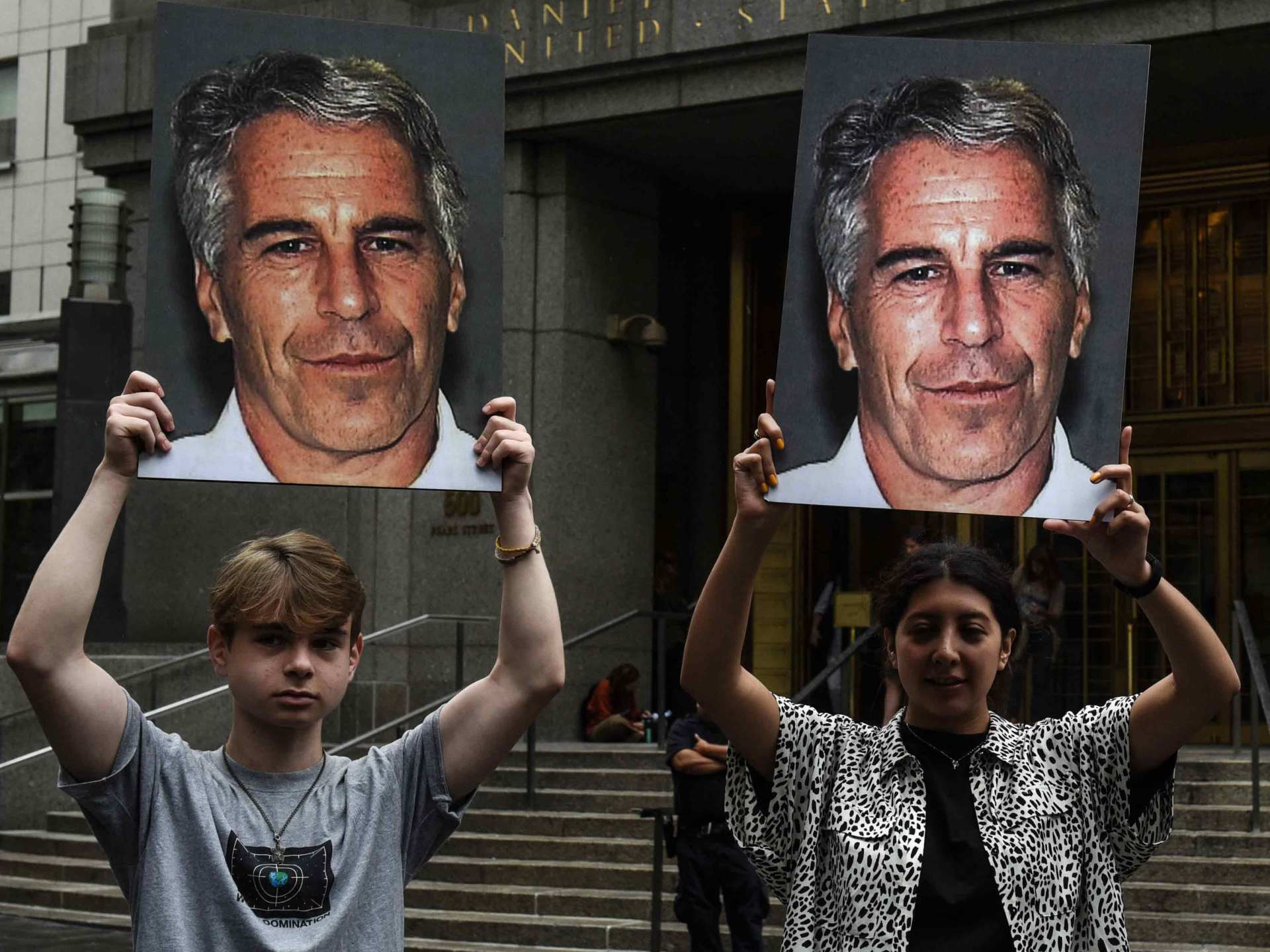 العدل الأميركية تقرر استجواب ماكسويل في قضية إبستين		 – الخليجي نت