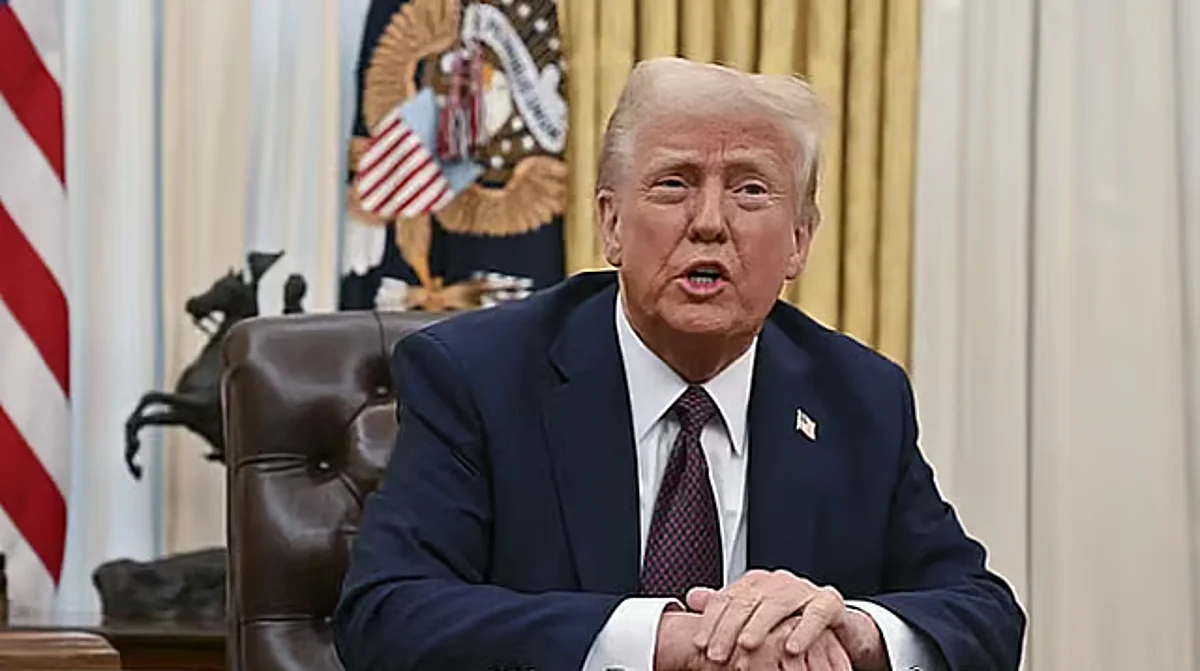 «ترامب»: اتفاق تاريخي مع الاتحاد الأوروبي يجلب الاستقرار ويتضمن شراء معدات عسكرية أمريكية		 – الخليجي نت