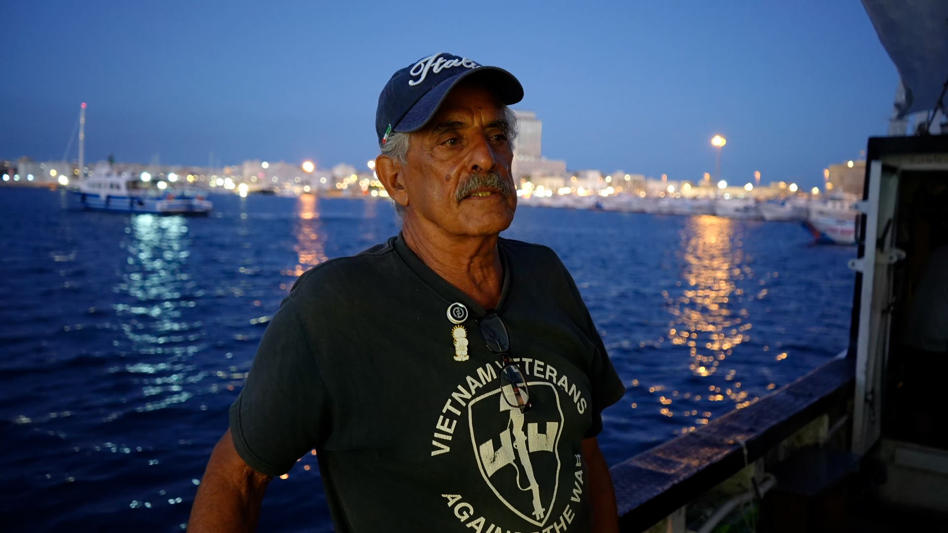 جندي أميركي سابق وصهيوني متعاف يبحر على متن “حنظلة” نحو غزة		 – الخليجي نت