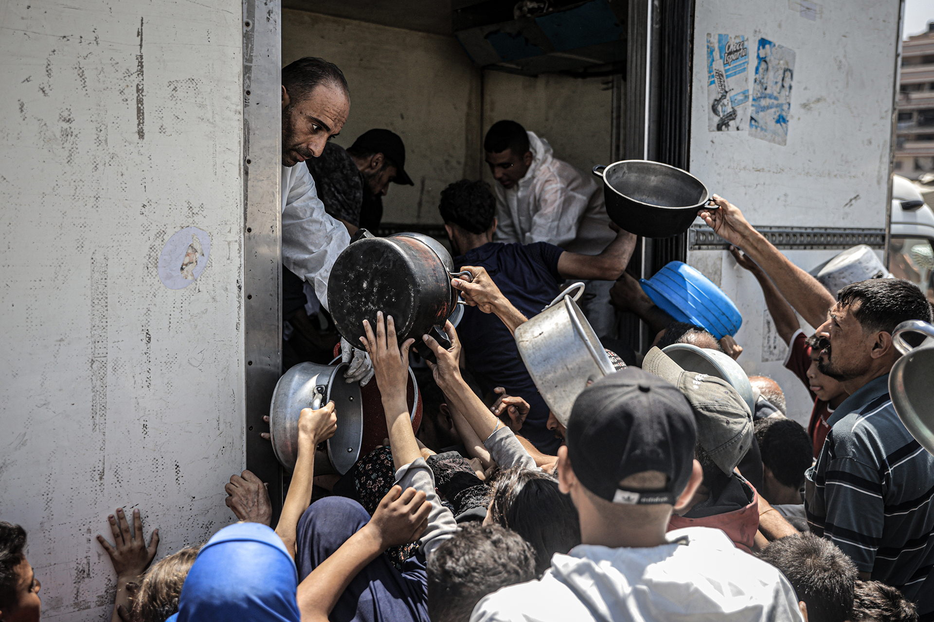 كيف يفكر “الوحش” حين يجوّع طفلًا في غزة؟		 – الخليجي نت