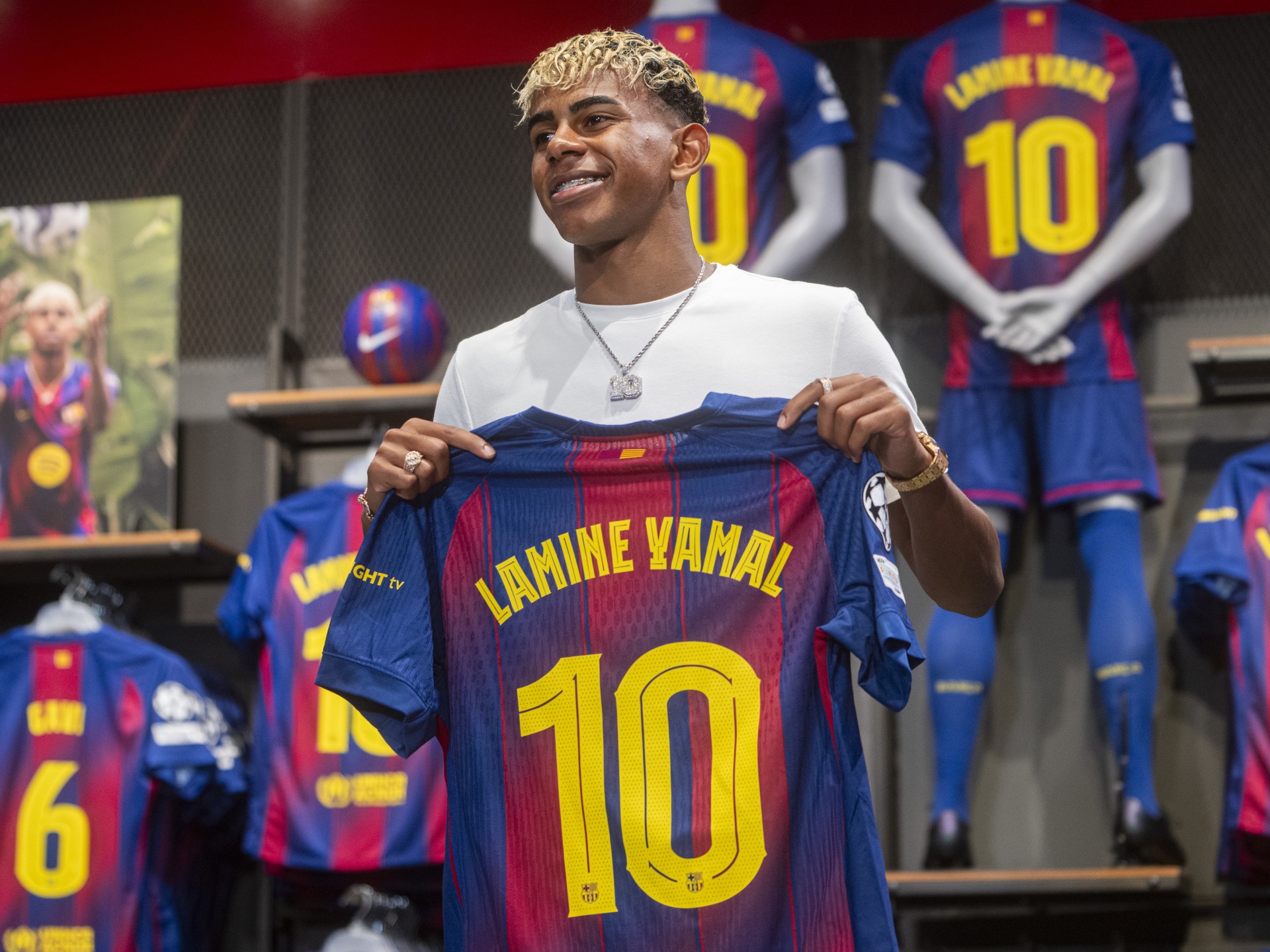 لوك جديد للامين جمال وأرباح قياسية من بيع قميصه رقم 10		 – الخليجي نت