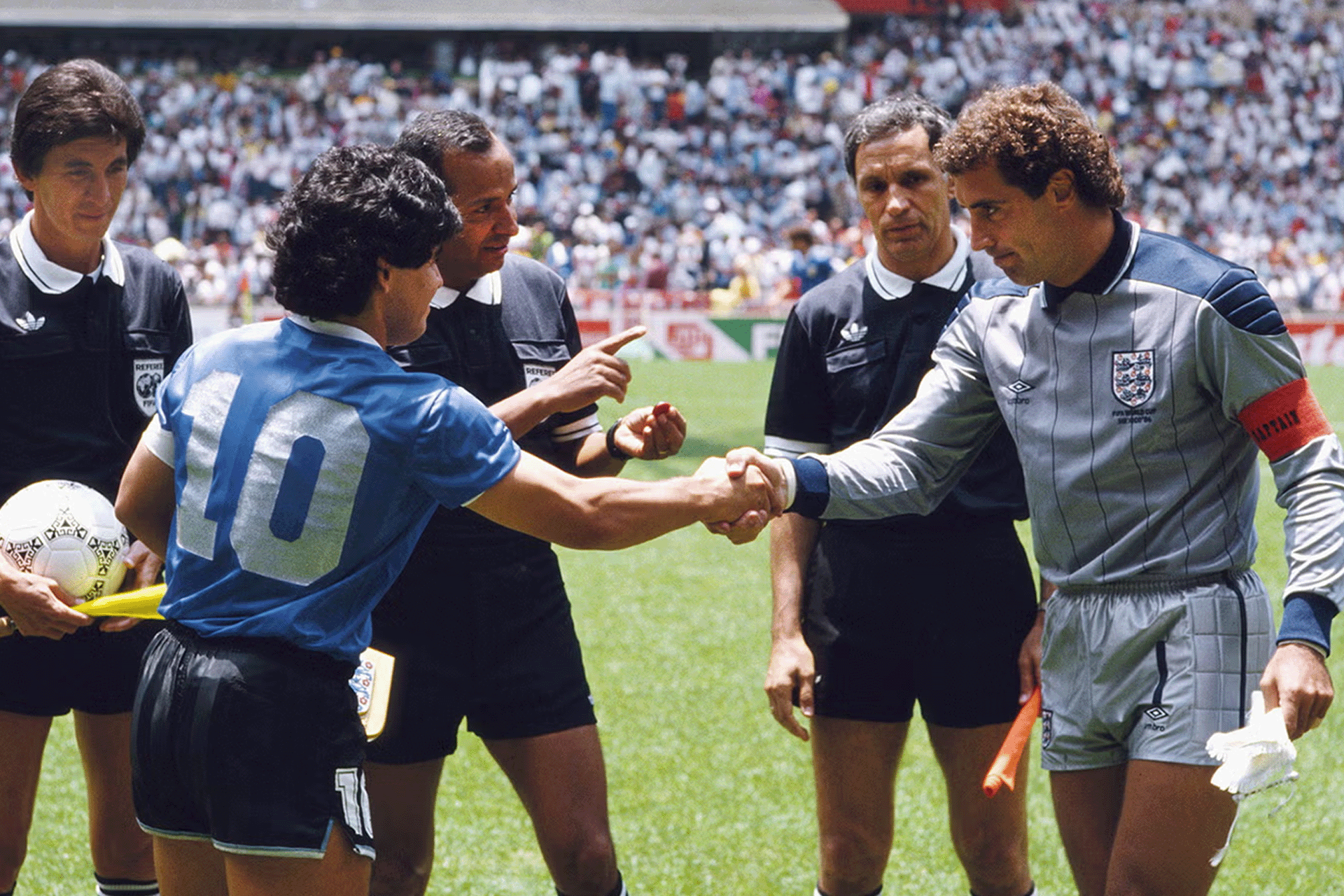 مارادونا يرفع قيمة قميص شيلتون في المزاد العلني		 – الخليجي نت