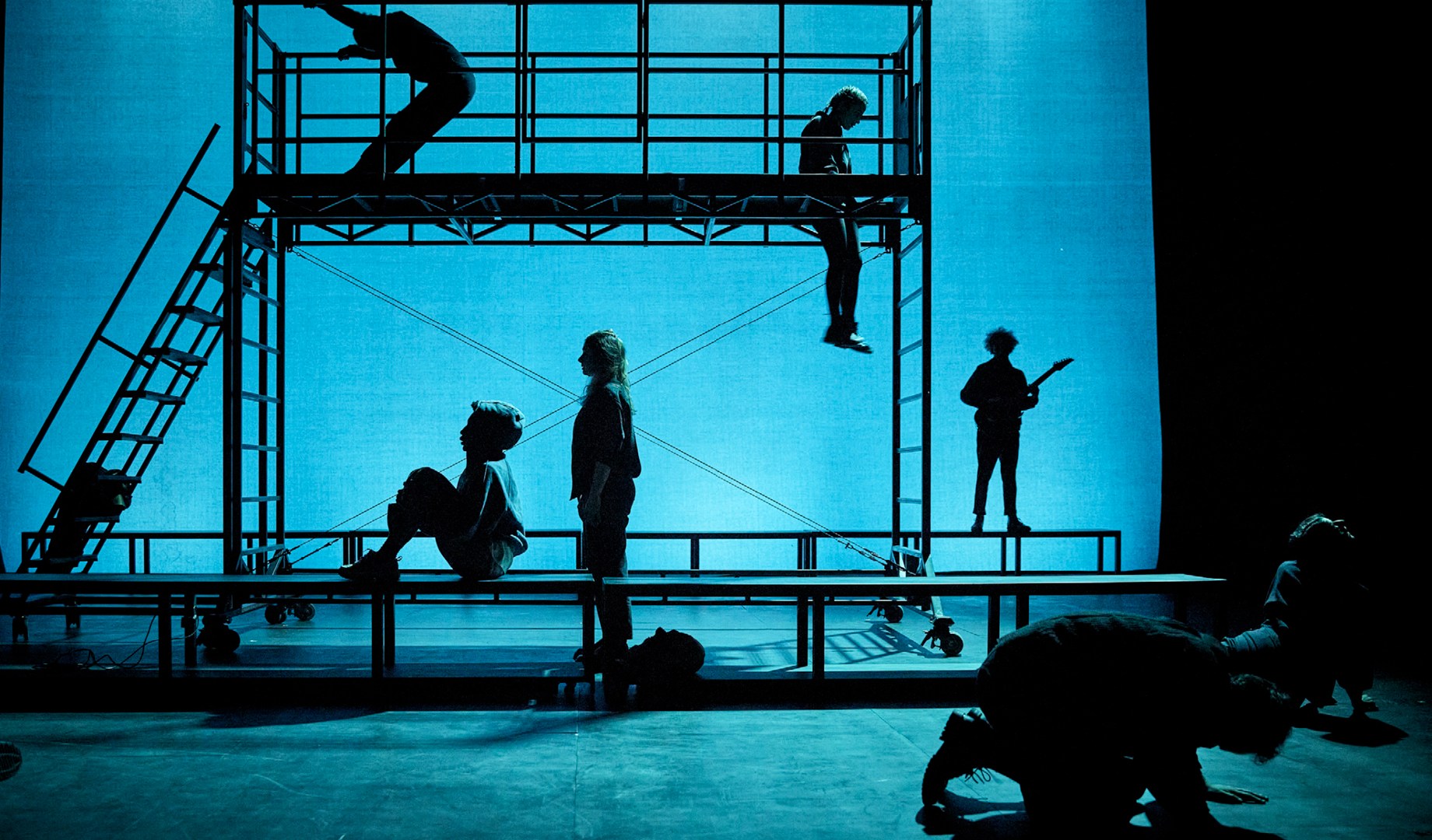 مسرح تمارا السعدي يسلّط الضوء على أطفال الرعاية الاجتماعية في فرنسا		 – الخليجي نت