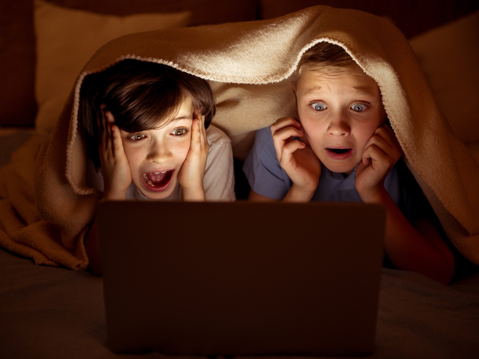 هل يحب أولادك أفلام الرعب؟ أعمال مخيفة مناسبة للأطفال		 – الخليجي نت