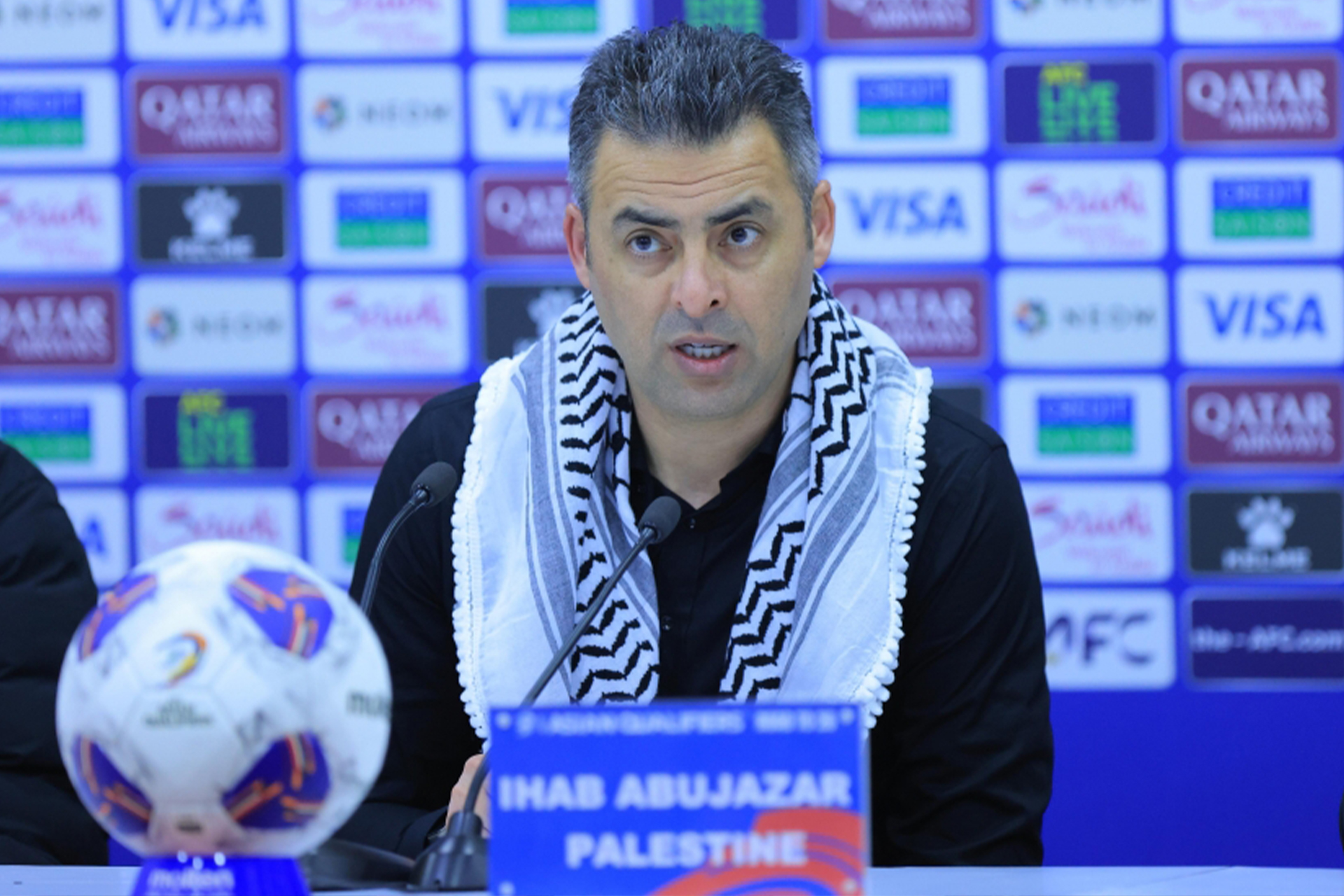 أبو جزر مدرب منتخب فلسطين للجزيرة نت: عائلتي تعاني الجوع والنزوح في غزة		 – الخليجي نت