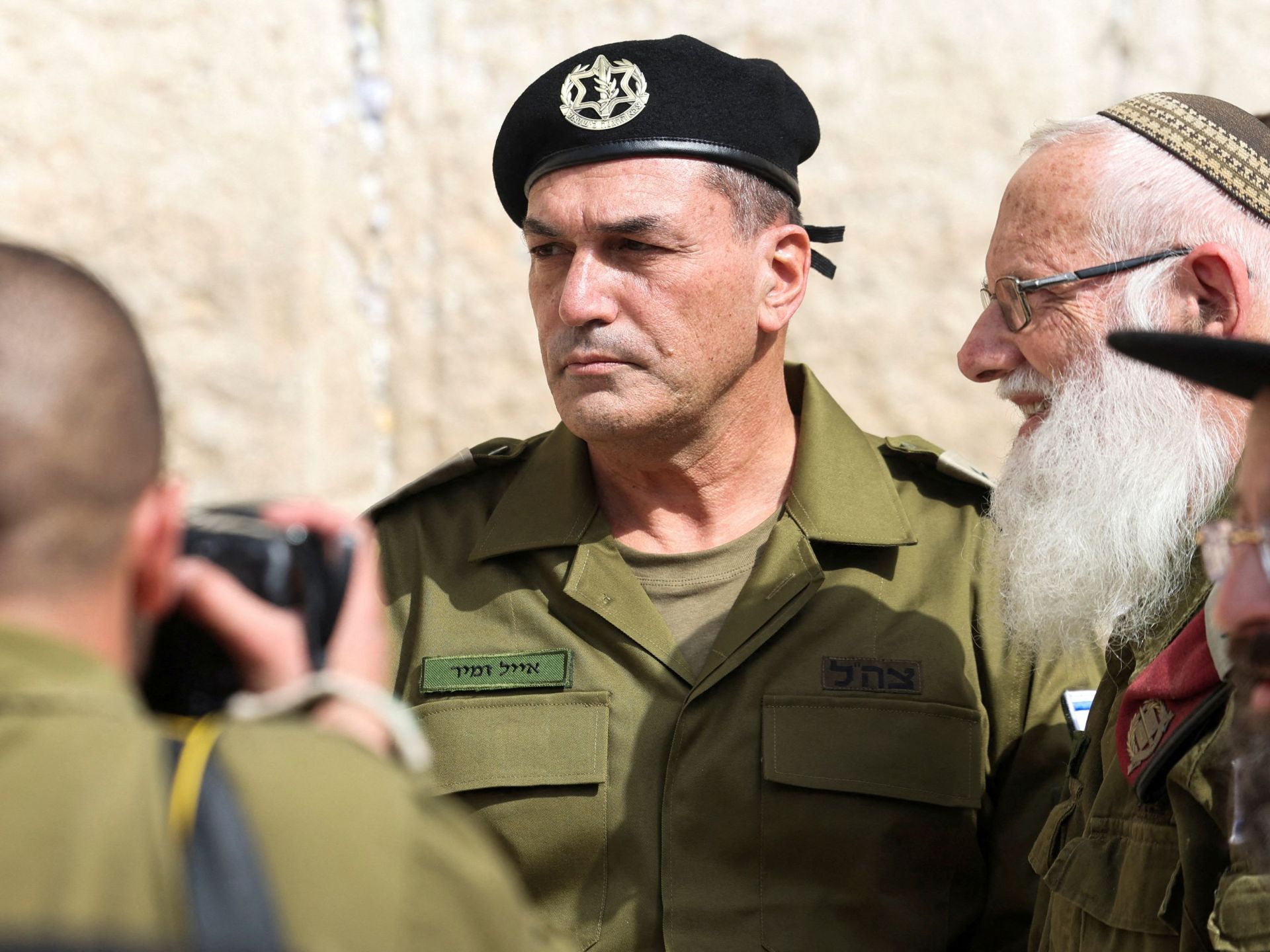 إعلام إسرائيلي: نتنياهو يبحث تجاوز زامير لدعمه صفقة بشأن غزة		 – الخليجي نت