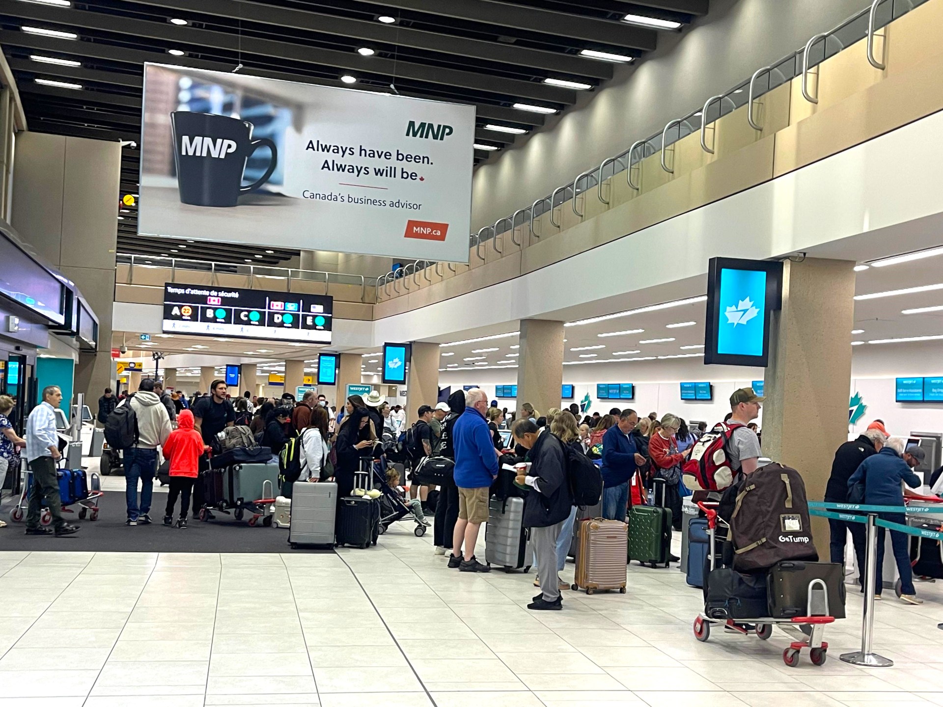 إير كندا تستأنف رحلاتها بانتهاء إضراب المضيفين وسط استياء المسافرين		 – الخليجي نت