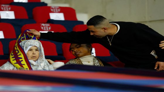انتقاد مبطن من والد لامين جمال لشرطة برشلونة – الخليجي نت