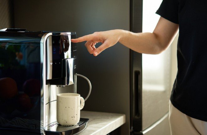 تحذير صحي: مواد مسرطنة في ماكينات القهوة المنزلية المصنوعة من البلاستيك الأسود		 – الخليجي نت