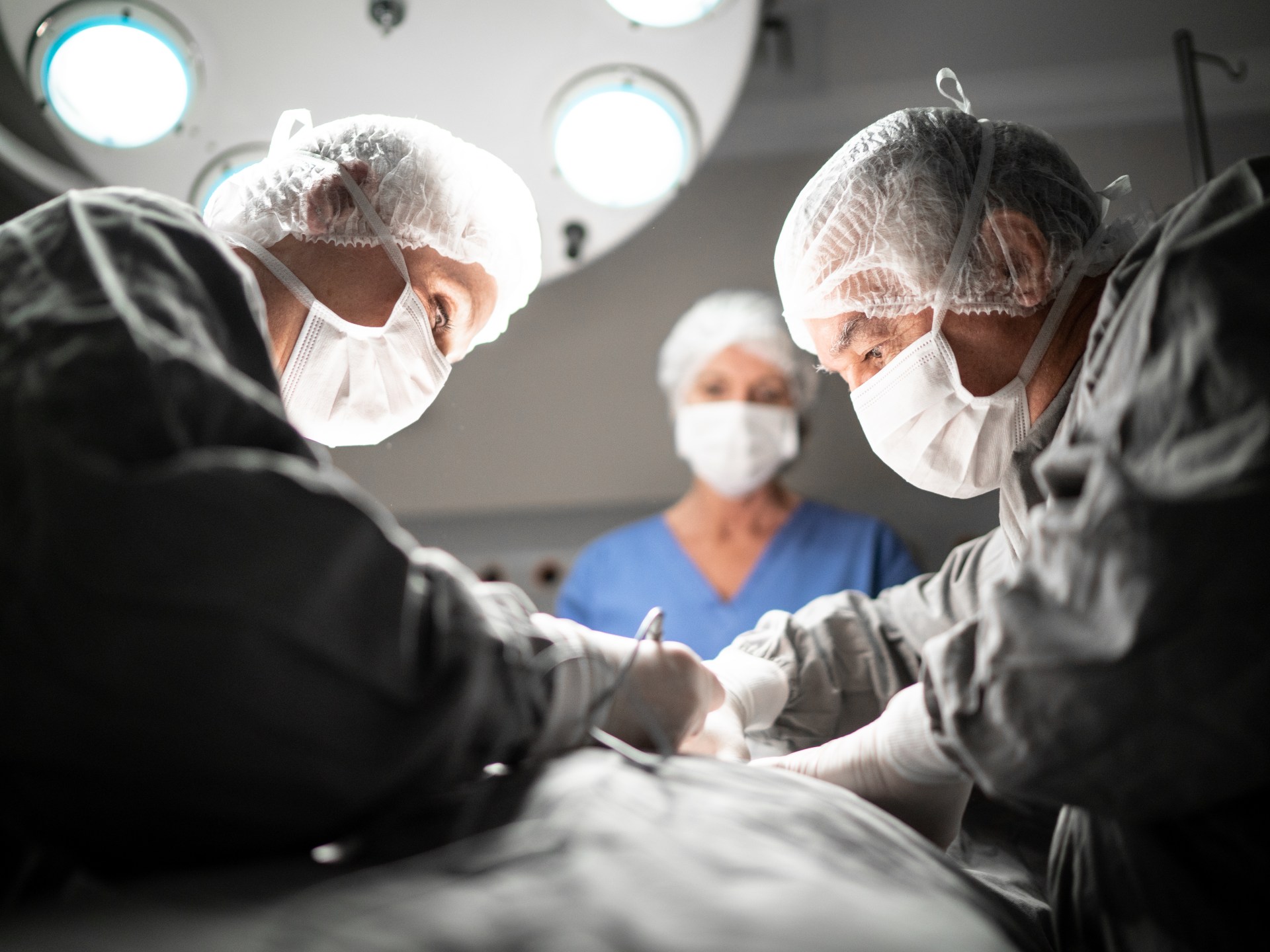 من القوقاز إلى كينيا.. شبكات دولية تنشط في الاتجار بالأعضاء		 – الخليجي نت