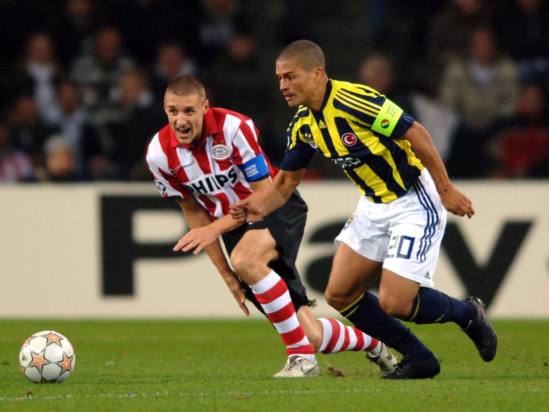 أليكس دي سوزا نجم برازيلي أوقفه صراع بين العبقرية الكروية والخيانات		 – الخليجي نت