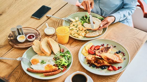 الطعام دواء!.. كيف يمكن لنظامك الغذائي أن يكون مسكنا طبيعيا للألم؟ – الخليجي نت