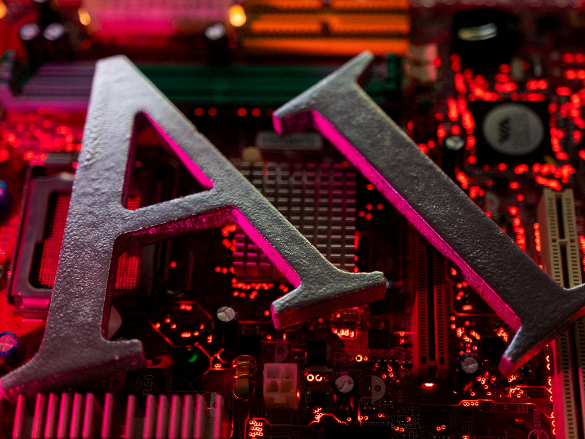 توماس فريدمان: هذا الخطر سيوحّد أميركا والصين		 – الخليجي نت