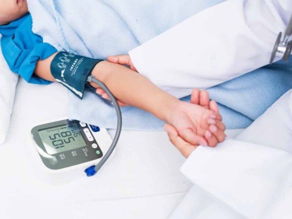 دراسة أمريكية: ارتفاع ضغط الدم لدى الأطفال يزيد مخاطر الإصابة بأمراض القلب مع تقدم العمر		 – الخليجي نت