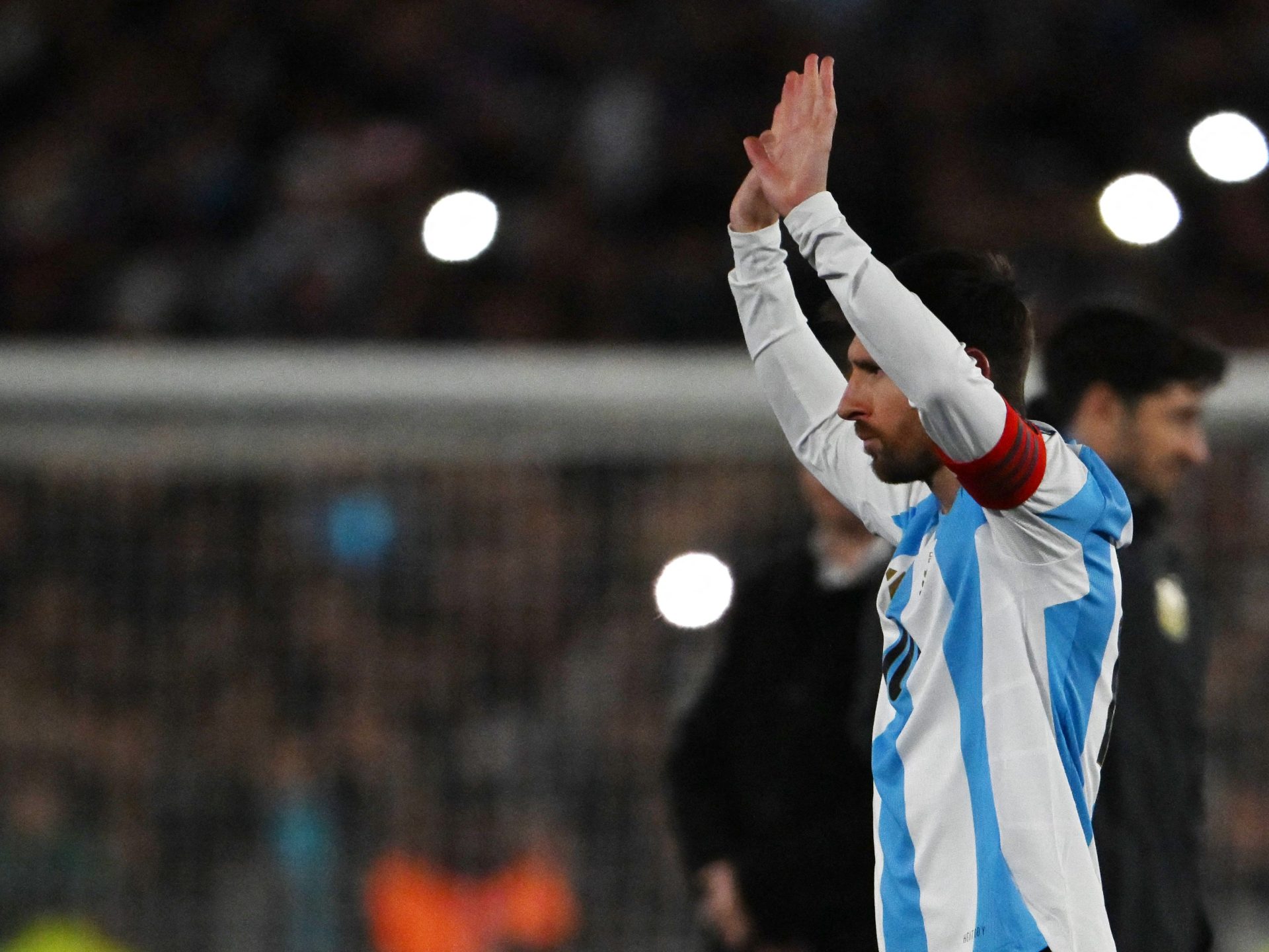 شاهد.. ميسي يودّع الجماهير الأرجنتينية باكيا ويحسم قرار المشاركة بمونديال 2026		 – الخليجي نت