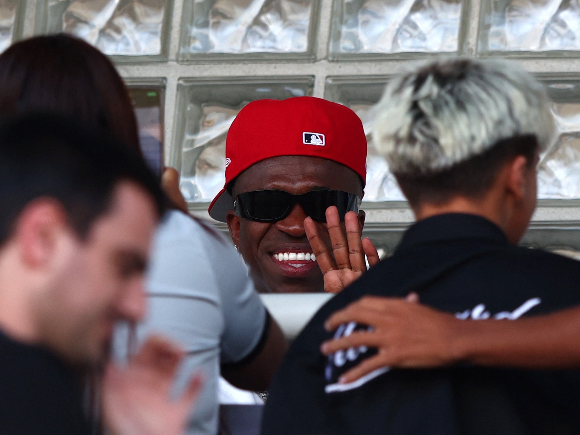 فريق يملكه فينيسيوس تعاقد مع 33 لاعبا وخسر 3 مباريات من أصل 4 بالدوري البرتغالي		 – الخليجي نت