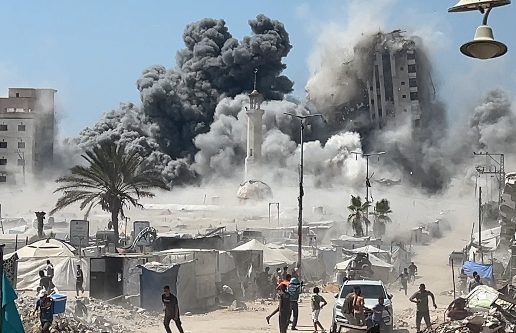 كاردينال فلبيني للإسرائيليين: لا تزعجوا أجدادكم في قبورهم		 – الخليجي نت