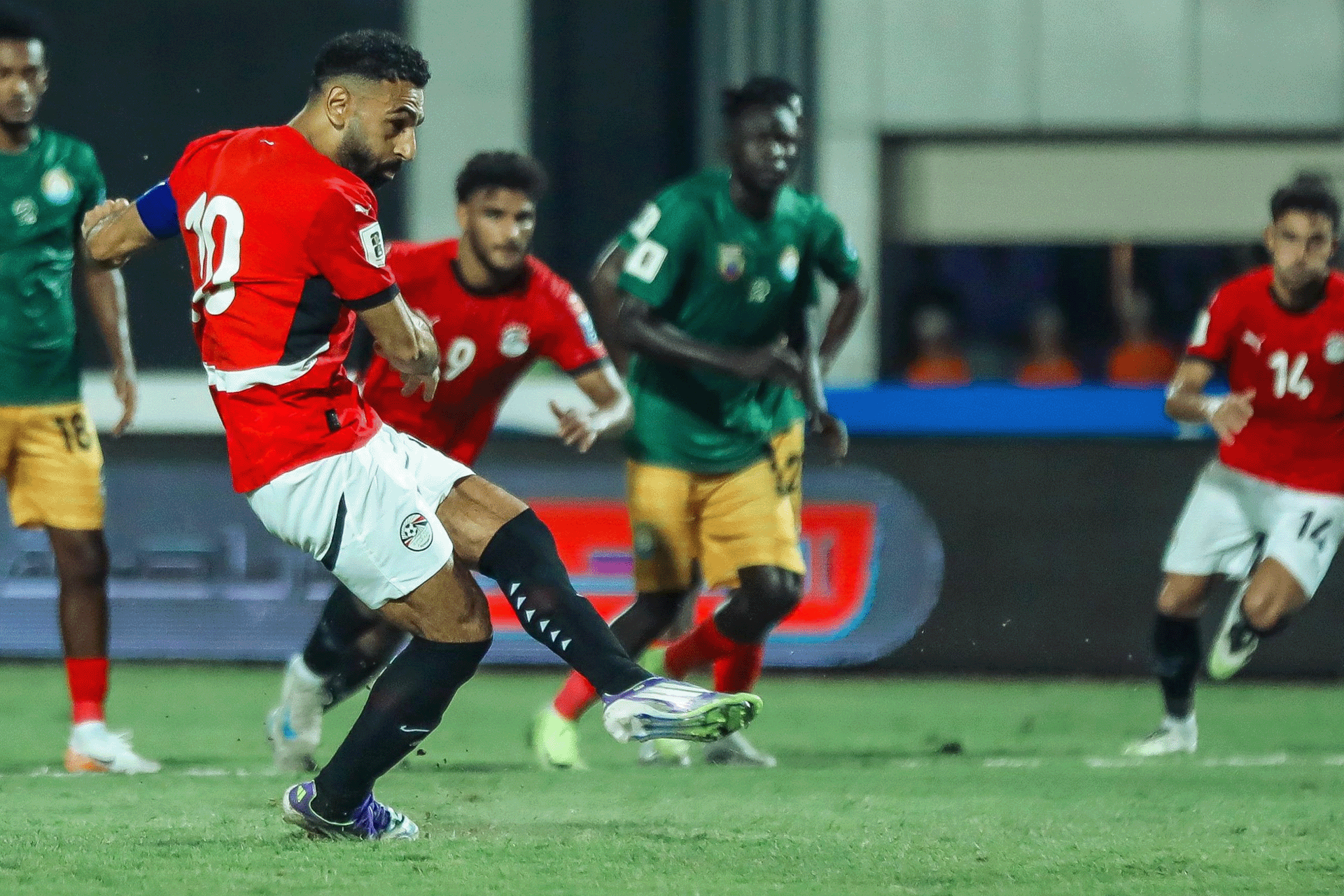 مصر ضد بوركينا فاسو بتصفيات كأس العالم 2026.. الموعد والتشكيلة وقنوات البث المباشر		 – الخليجي نت