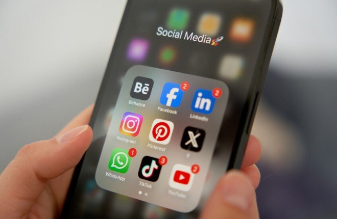 دراسة بريطانية تحذر: النشر والتصفح الليلي على وسائل التواصل يهددان الصحة النفسية		 – الخليجي نت