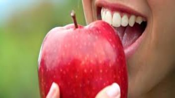 ماذا يحدث لجسمك إذا تناولت تفاحة يوميا لمدة أسبوع؟ – الخليجي نت