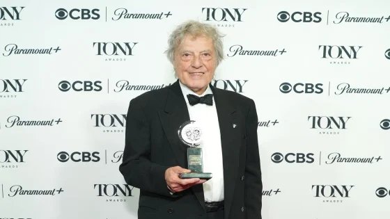 حاز جائزة الأوسكار عن “شكسبير عاشقا”.. الملك تشارلز ينعى الكاتب المسرحي البريطاني توم ستوبارد – الخليجي نت