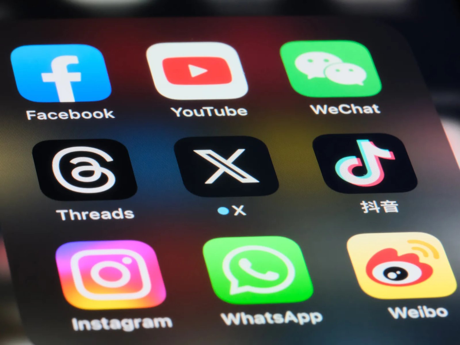 موجة عالمية لحظر وصول المراهقين لمنصات التواصل والبداية من أستراليا – الخليجي نت