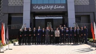 اتفاقية بين شنايدر إلكتريك وزيروتك لتجميع وحدات “الداتا سنتر”
– الخليجي نت