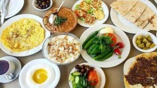 سحور أول يوم رمضان، قائمة متنوعة من الأطباق لصيام بلا إرهاق
– الخليجي نت