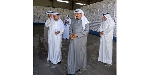 رئيس الوزراء قام بزيارة تفقدية إلى شركتي «التموين» و«مطاحن الدقيق»		 – الخليجي نت