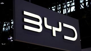 BYD تطرح تقنية لشحن السيارات الكهربائية بأوروبا في 9 دقائق
– الخليجي نت
