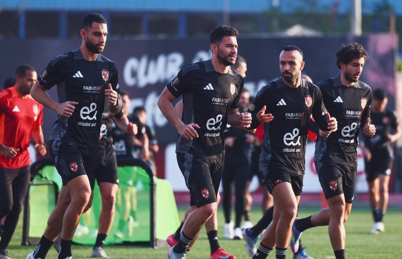 الأهلي وبيراميدز ينسحبان من صفقة نجم منتخب مصر
– الخليجي نت