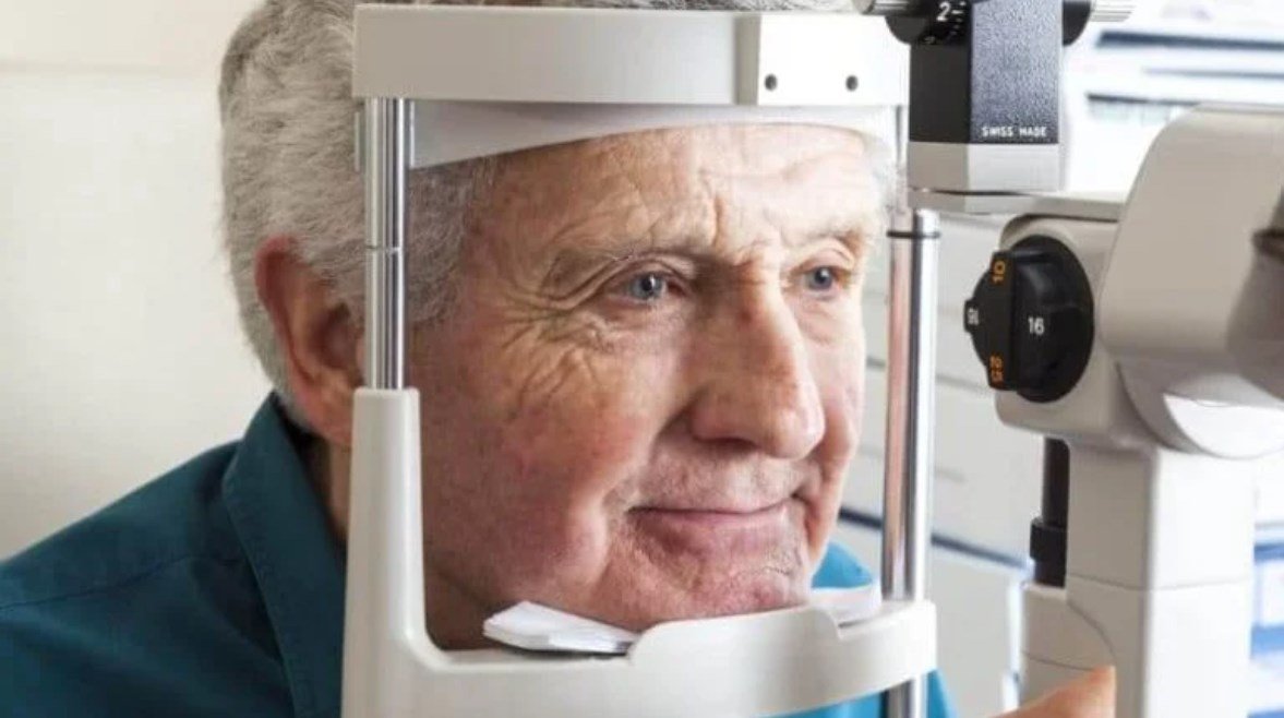 دراسة: فحص العين يكشف علامات الإصابة بألزهايمر قبل سنوات من ظهور الأعراض
                             – الخليجي نت