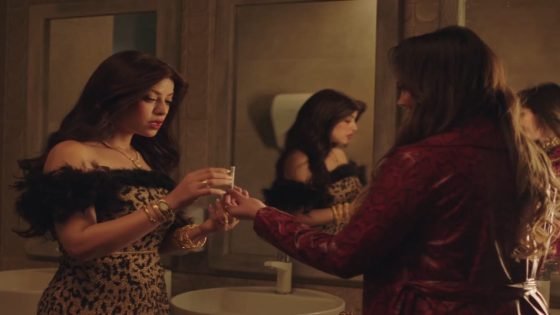 مسلسل الكينج الحلقة 18.. هدية تتعاطى المخدرات وزمزم معرضة للسجن – الخليجي نت