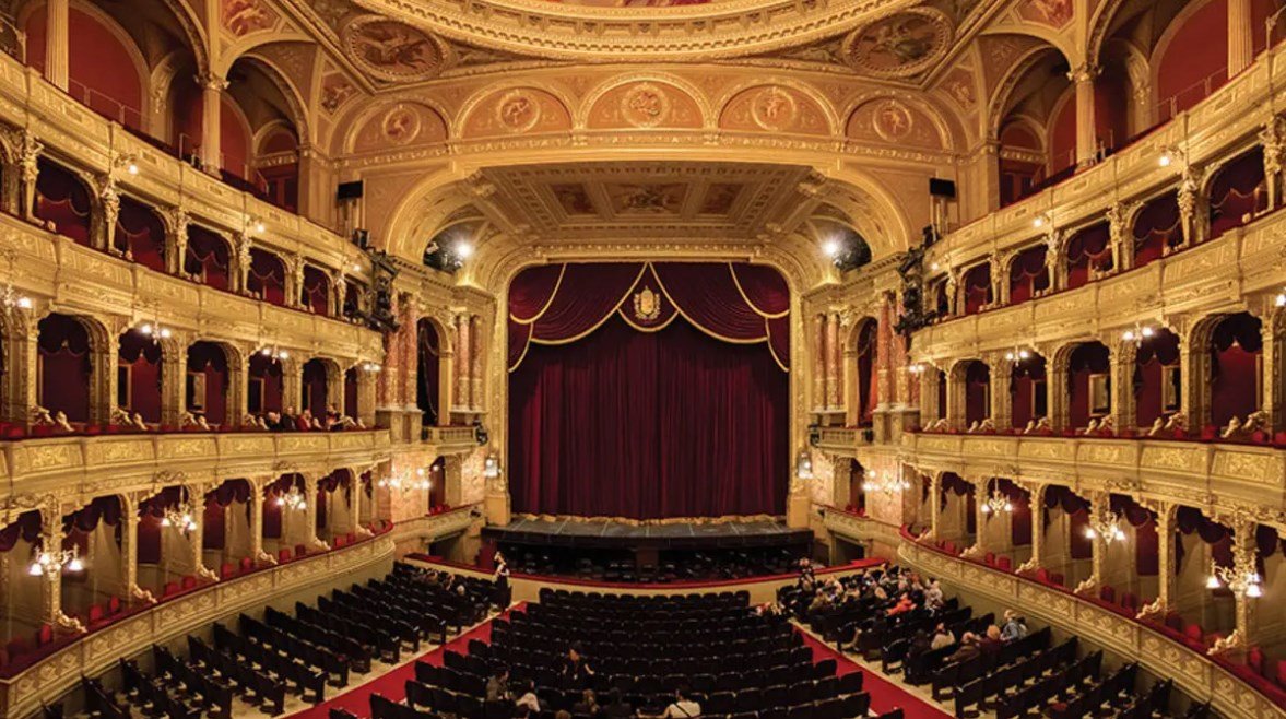 اليوم العالمي للمسرح.. 5 فوائد متنوعة تتخطى الترفيه
                             – الخليجي نت