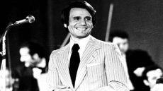 في ذكرى رحيله الـ49.. ماذا كتب طبيب عبد الحليم حافظ في شهادة وفاته؟ – الخليجي نت