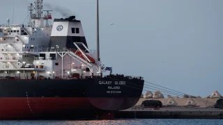 بين الحرب والسياسة.. لماذا هبطت أسعار النفط فجأة؟		 – الخليجي نت