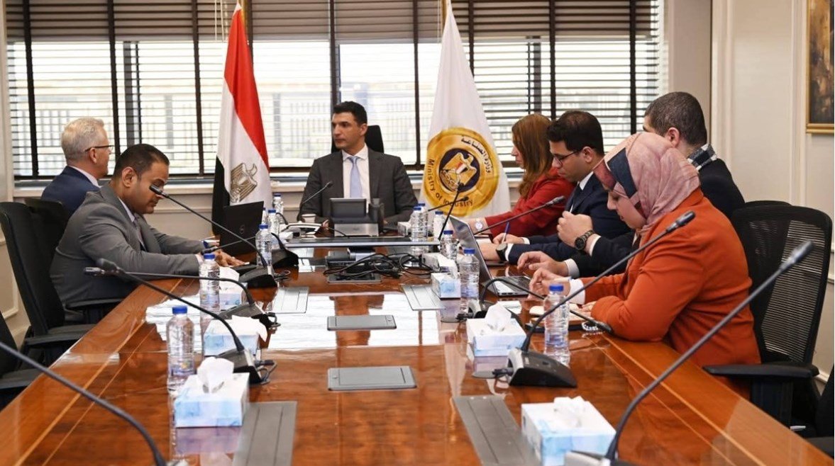 "جي بي أوتو" تبحث خططها التوسعية وزيادة التصدير مع وزير الصناعة – الخليجي نت