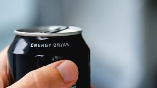 بعد واقعة الوادي الجديد.. هل تؤدي مشروبات الطاقة للتسمم؟ – الخليجي نت