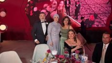 بحضور نجوم الفن والشخصيات العامة.. خيري رمضان يحتفل بزفاف ابنته – الخليجي نت