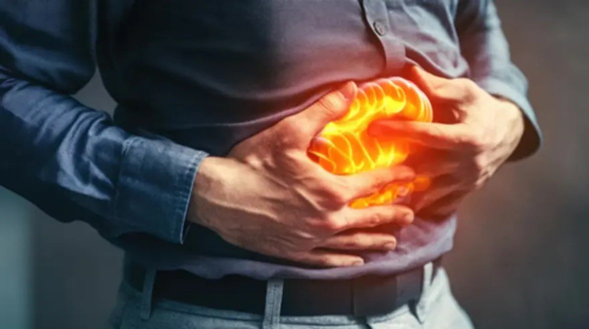 لا تتجاهل آلام المعدة.. كيف تفرق بين الحموضة وسرطان الجهاز الهضمي؟ – الخليجي نت